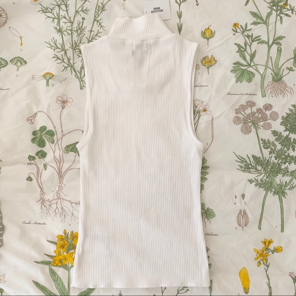 UO Mock Neck Zip-Up - Picture 4 of 6